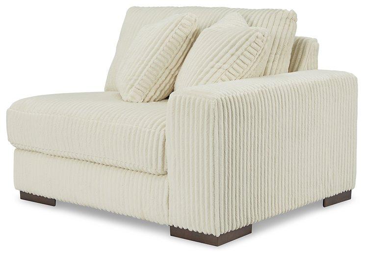 Lindyn Sectional - House Of Furniture/Allan's Gallery
