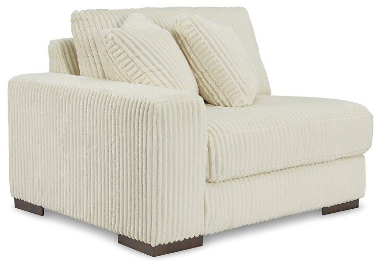 Lindyn Sectional - House Of Furniture/Allan's Gallery