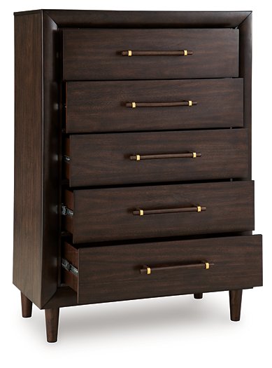 Dantenton Chest of Drawers