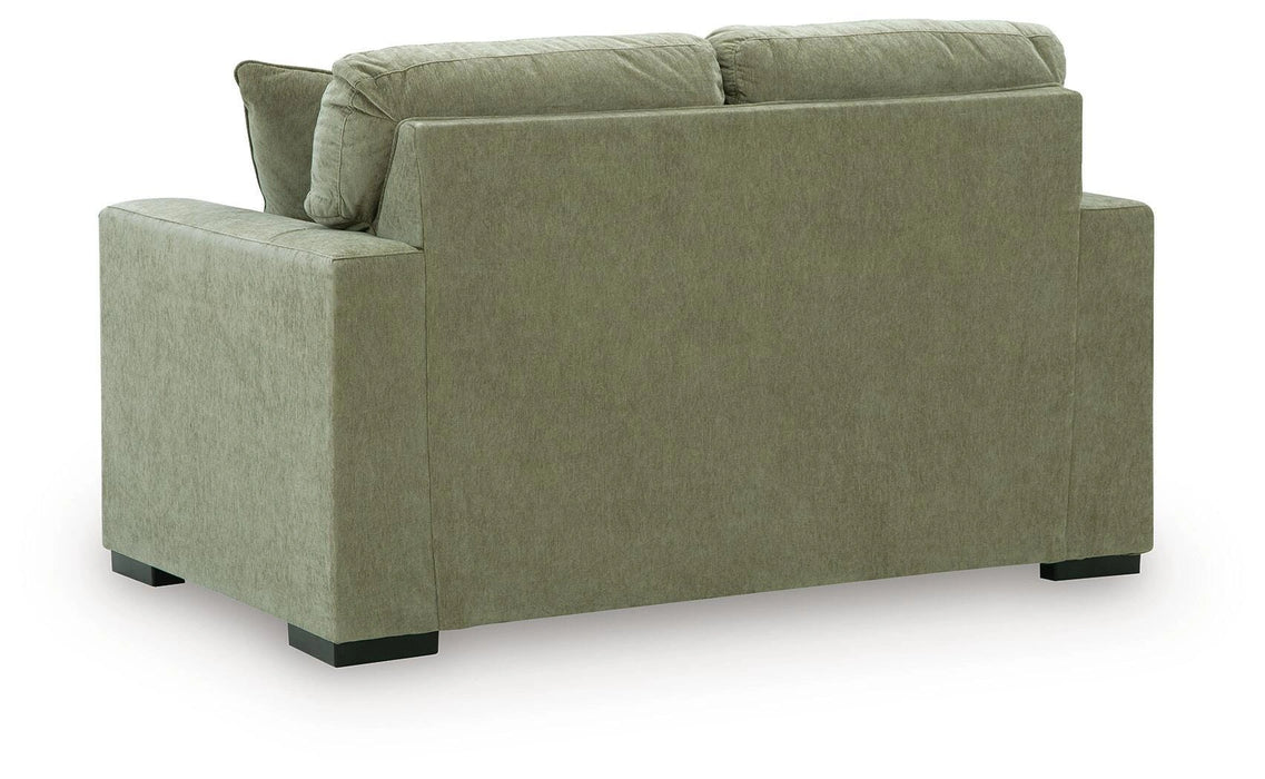Bridgepoint Loveseat